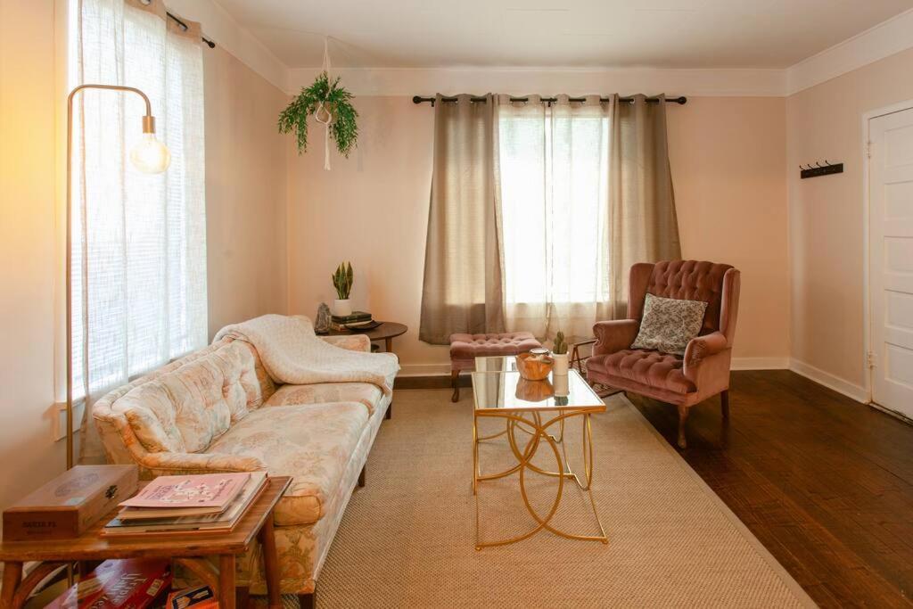 Classic & Cozy Apartments - Parking & Close To Dw Medford Extérieur photo