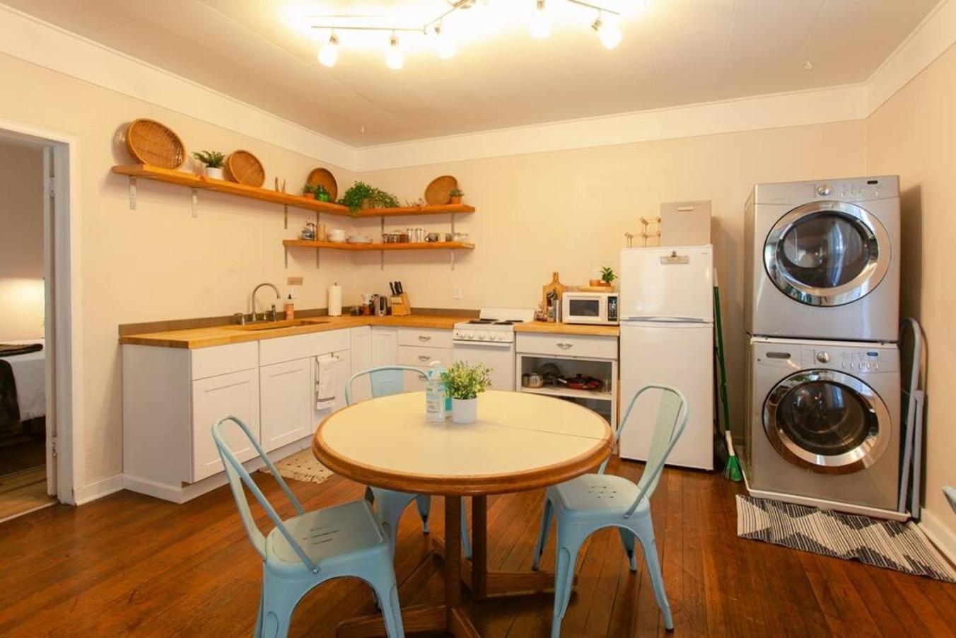 Classic & Cozy Apartments - Parking & Close To Dw Medford Extérieur photo