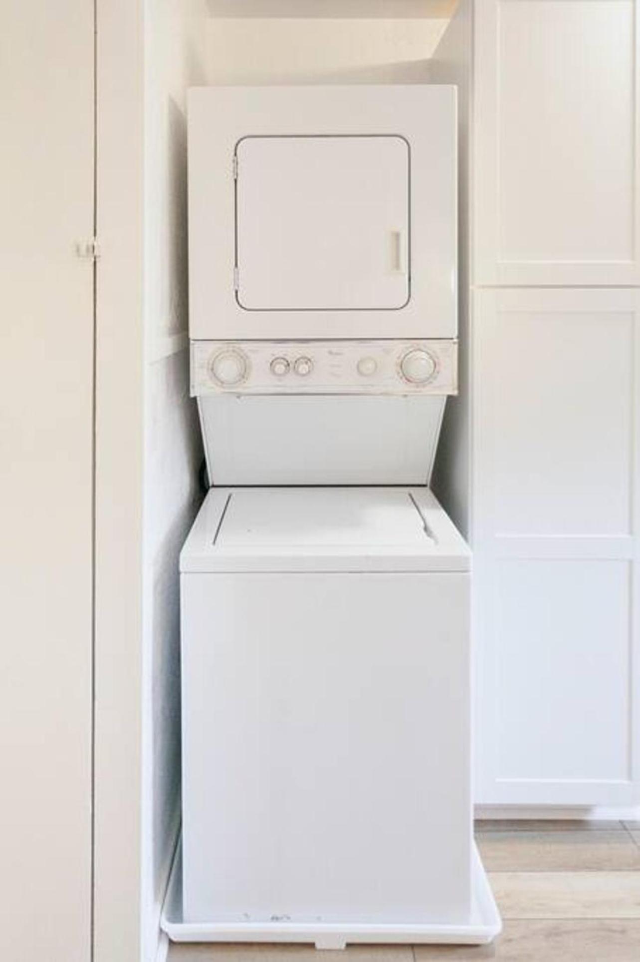 Classic & Cozy Apartments - Parking & Close To Dw Medford Extérieur photo