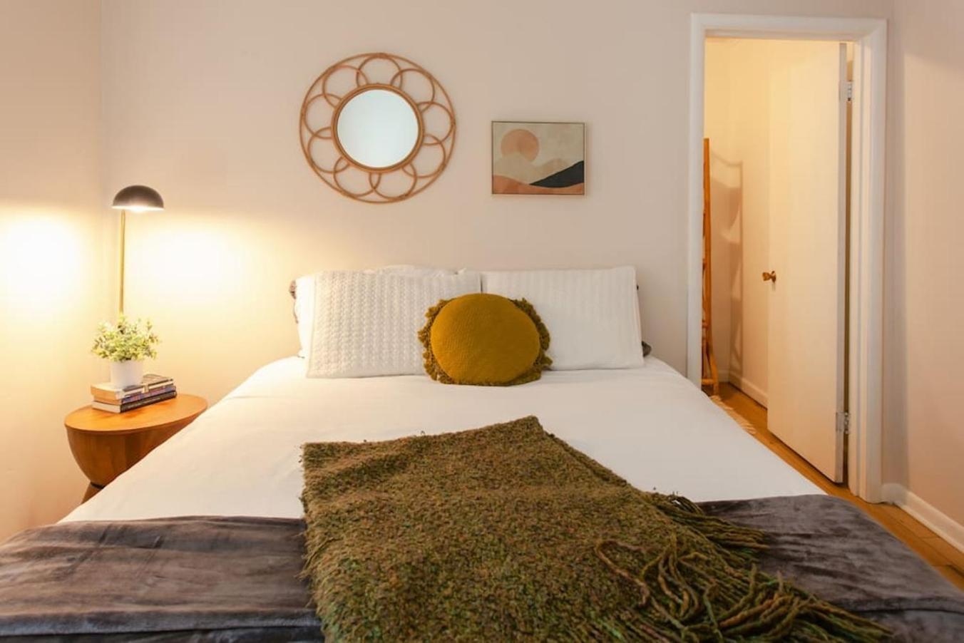 Classic & Cozy Apartments - Parking & Close To Dw Medford Extérieur photo