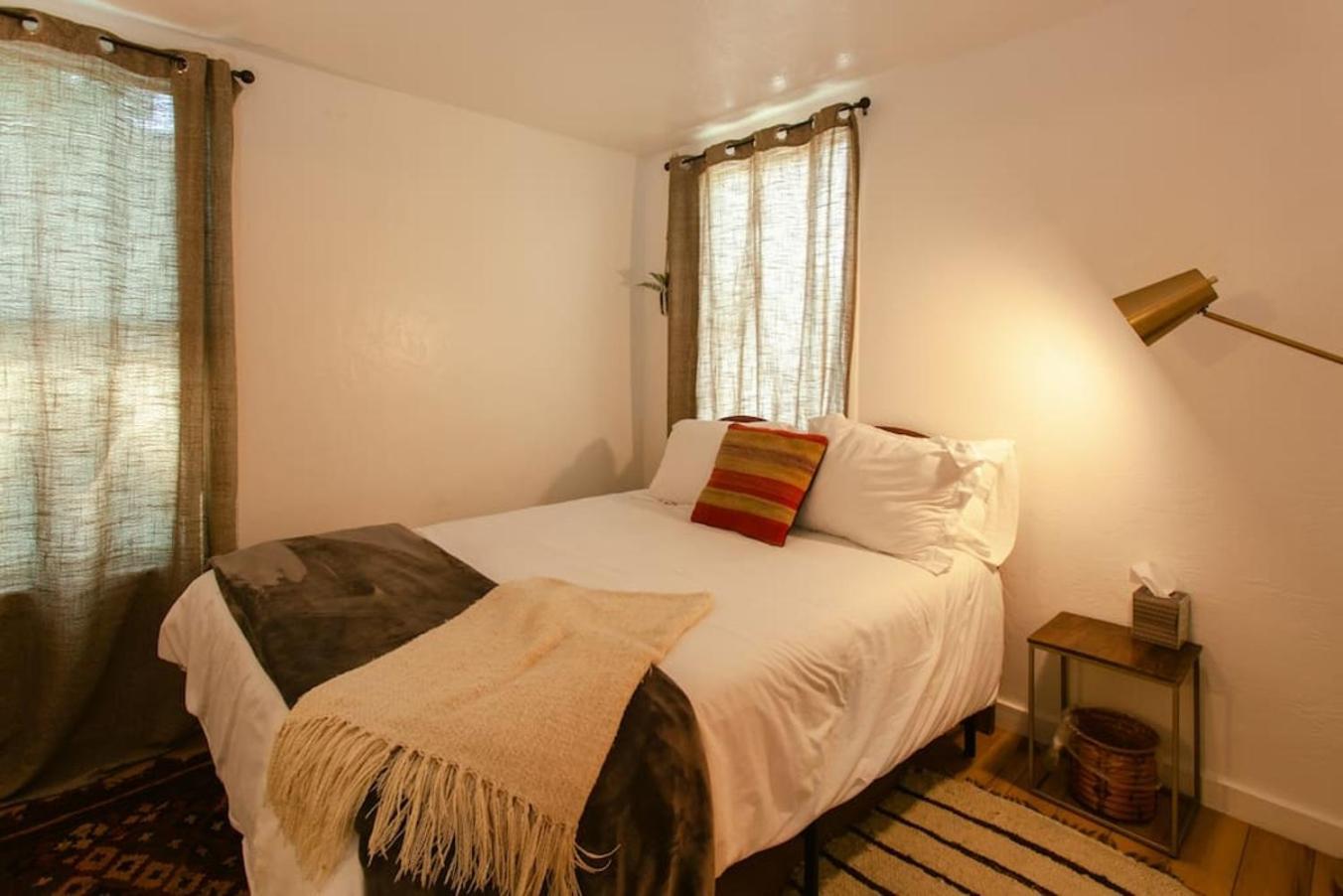Classic & Cozy Apartments - Parking & Close To Dw Medford Extérieur photo